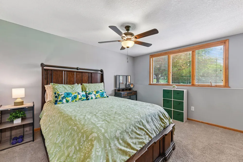 8754 Ridge Ponds Court Victoria, MN 55386
