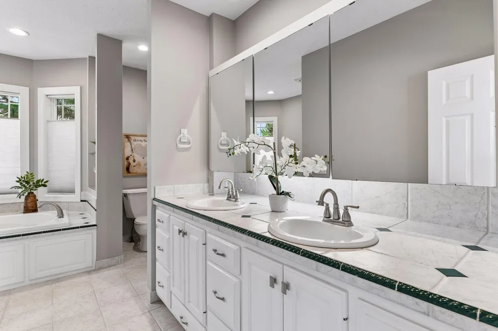 8754 Ridge Ponds Court Victoria, MN 55386