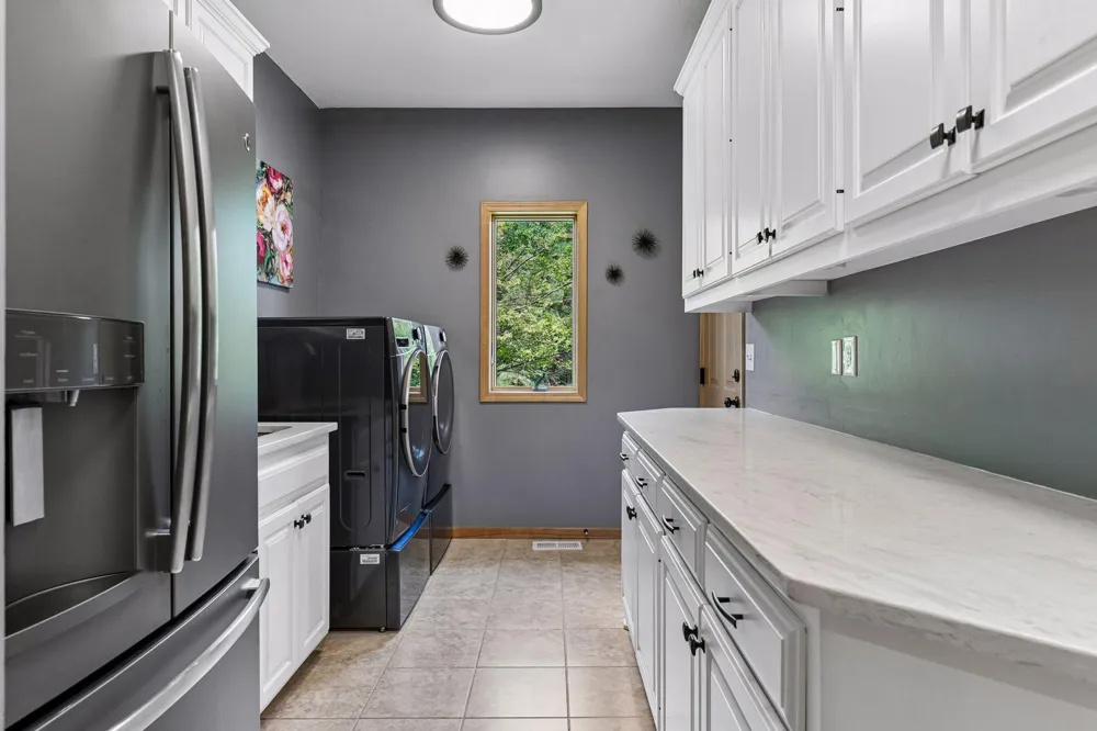 8754 Ridge Ponds Court Victoria, MN 55386