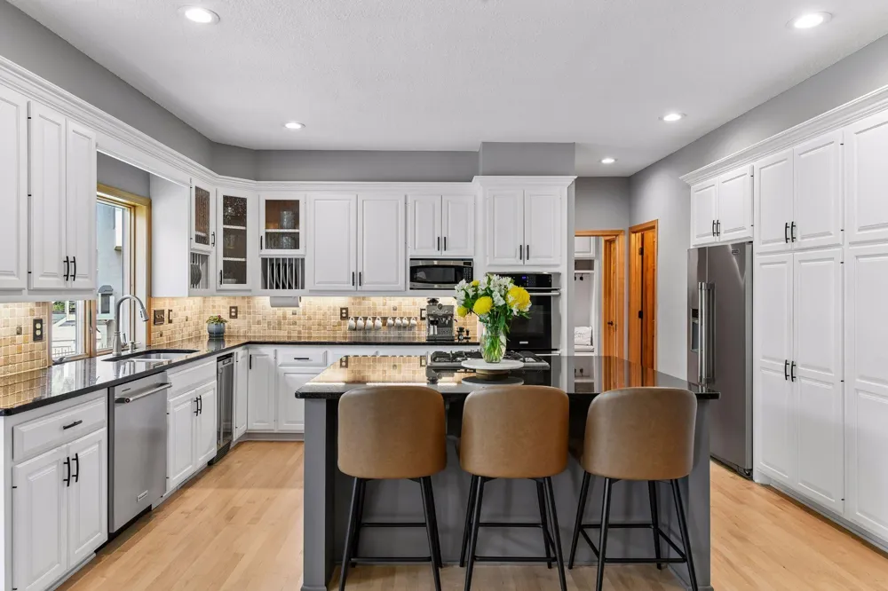 8754 Ridge Ponds Court Victoria, MN 55386