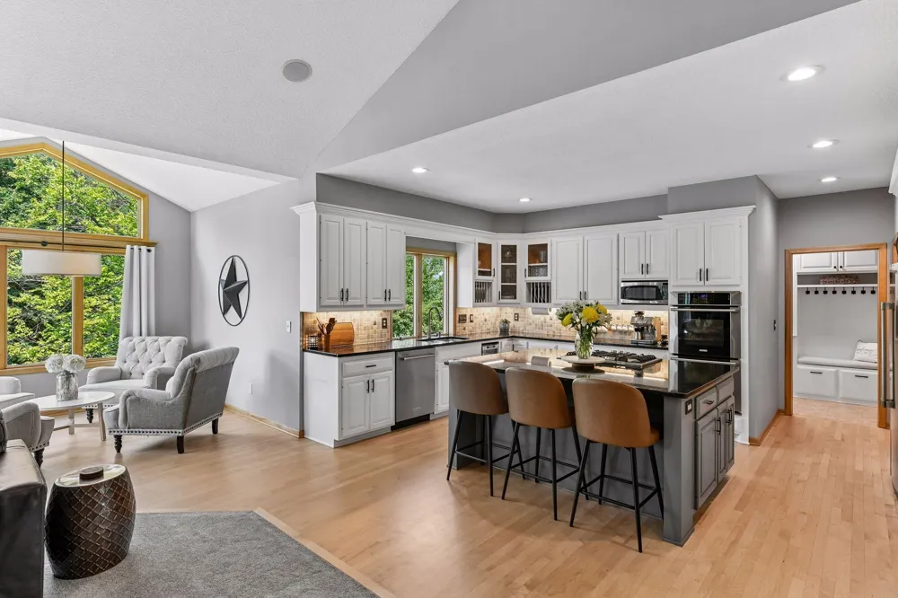 8754 Ridge Ponds Court Victoria, MN 55386