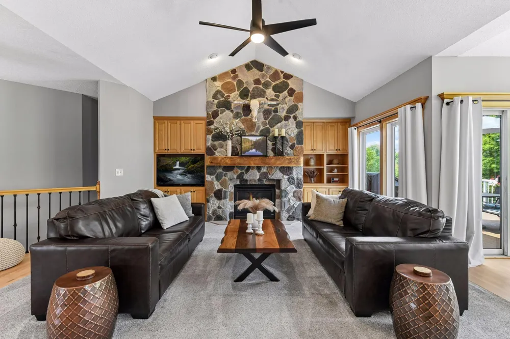 8754 Ridge Ponds Court Victoria, MN 55386