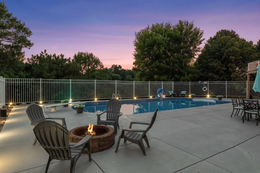 8754 Ridge Ponds Court Victoria, MN 55386