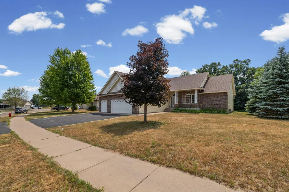 5109 382nd Drive North Branch, MN 55056