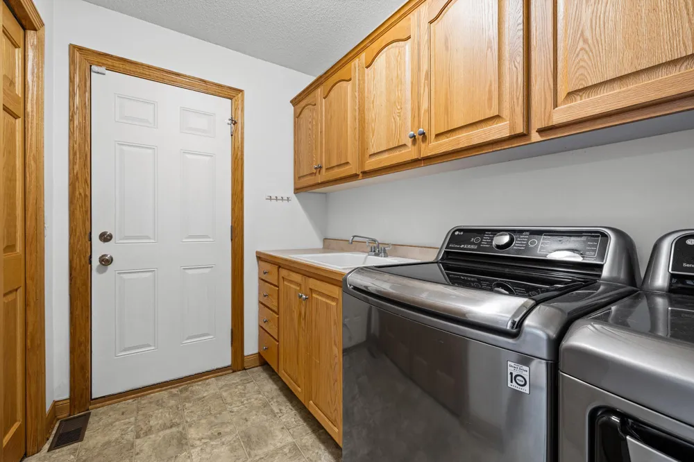 5109 382nd Drive North Branch, MN 55056