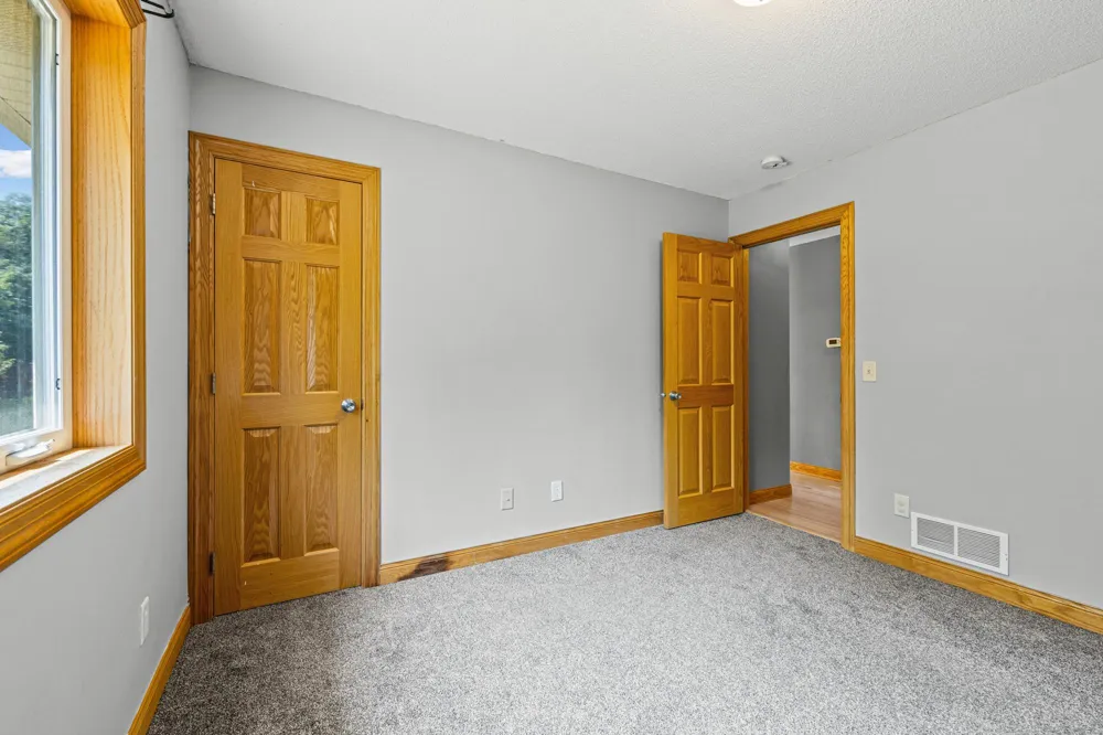 5109 382nd Drive North Branch, MN 55056