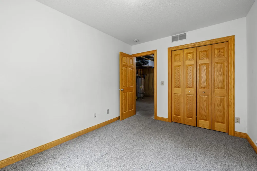 5109 382nd Drive North Branch, MN 55056