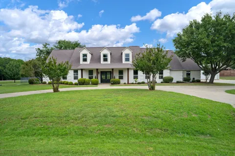 890 Topaz Lane