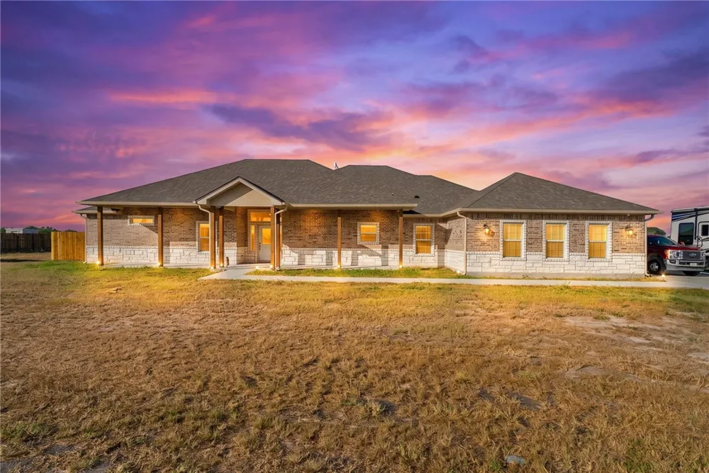 6418 FM 624 Robstown, TX 78380