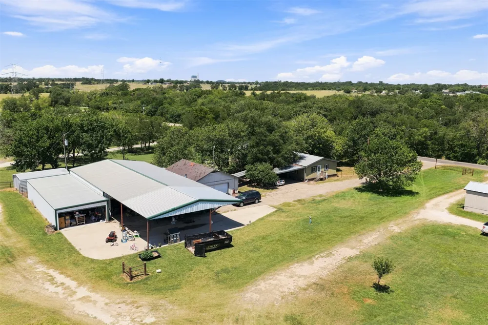 252 Blackland Road Riesel, TX 76682