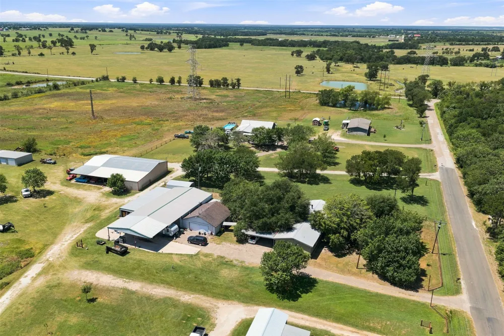 252 Blackland Road Riesel, TX 76682