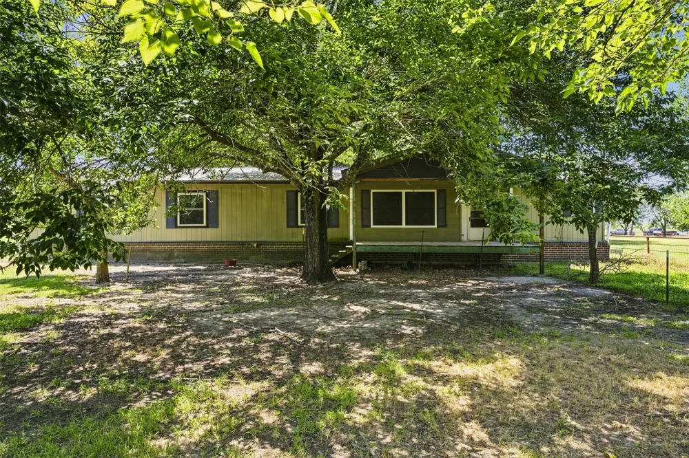 252 Blackland Road Riesel, TX 76682