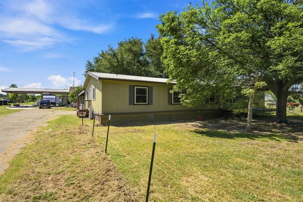 252 Blackland Road Riesel, TX 76682