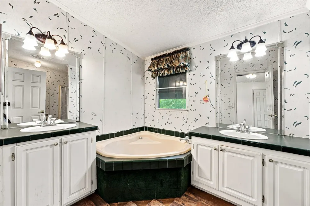 252 Blackland Road Riesel, TX 76682