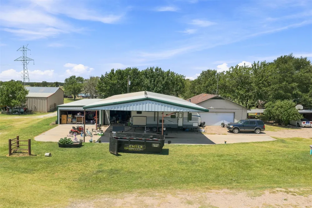 252 Blackland Road Riesel, TX 76682