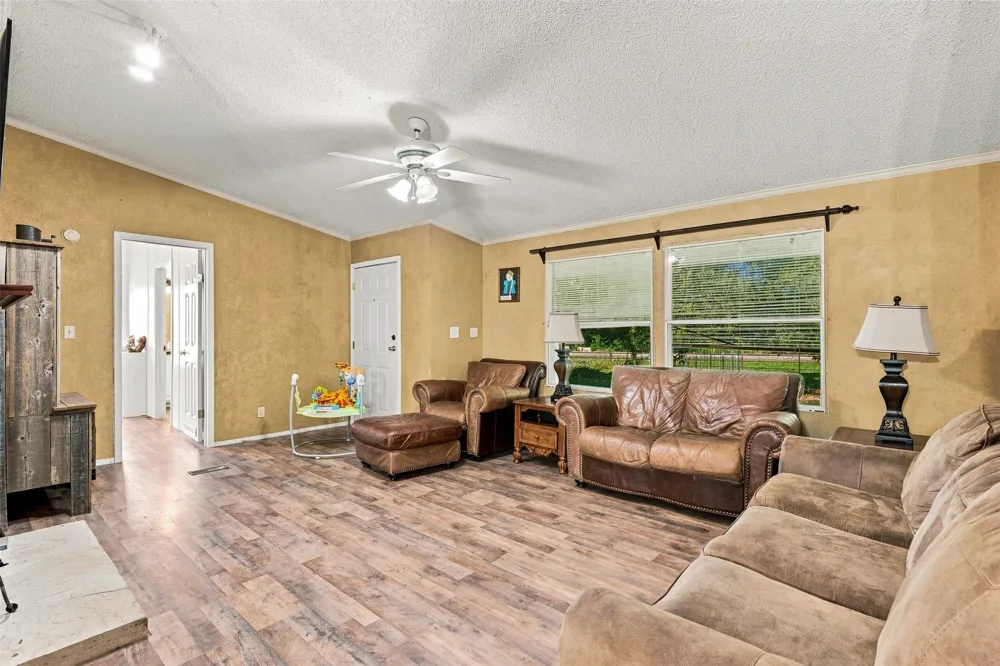 252 Blackland Road Riesel, TX 76682