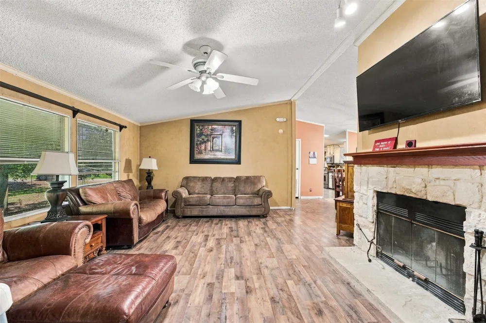 252 Blackland Road Riesel, TX 76682