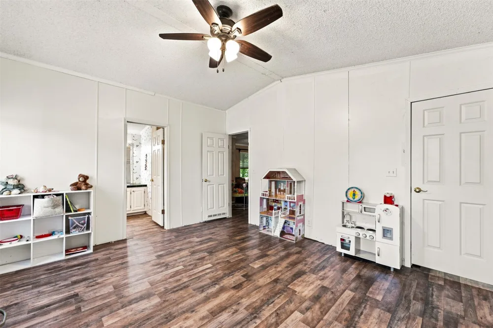 252 Blackland Road Riesel, TX 76682