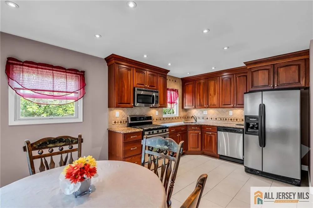 499 Old Stage Road Spotswood, NJ 08884