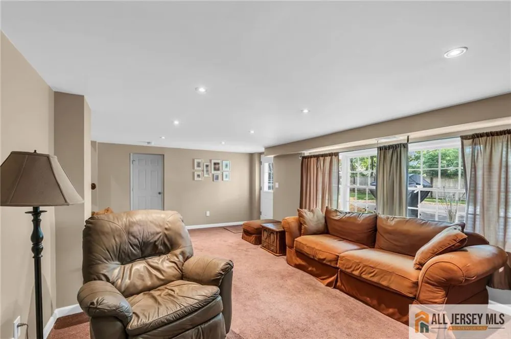 499 Old Stage Road Spotswood, NJ 08884