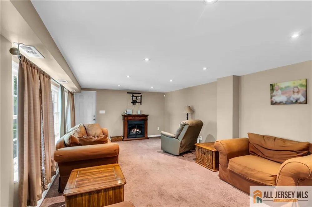 499 Old Stage Road Spotswood, NJ 08884
