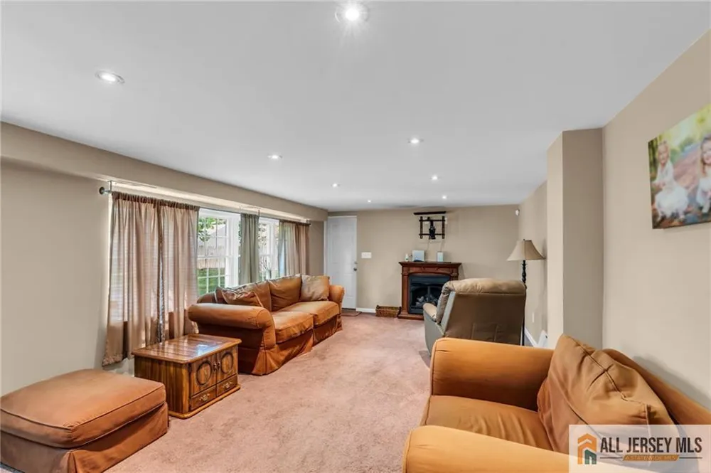 499 Old Stage Road Spotswood, NJ 08884