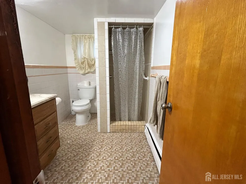 129 hampton Street Metuchen, NJ 08840