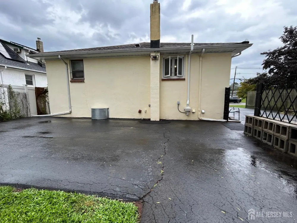 129 hampton Street Metuchen, NJ 08840