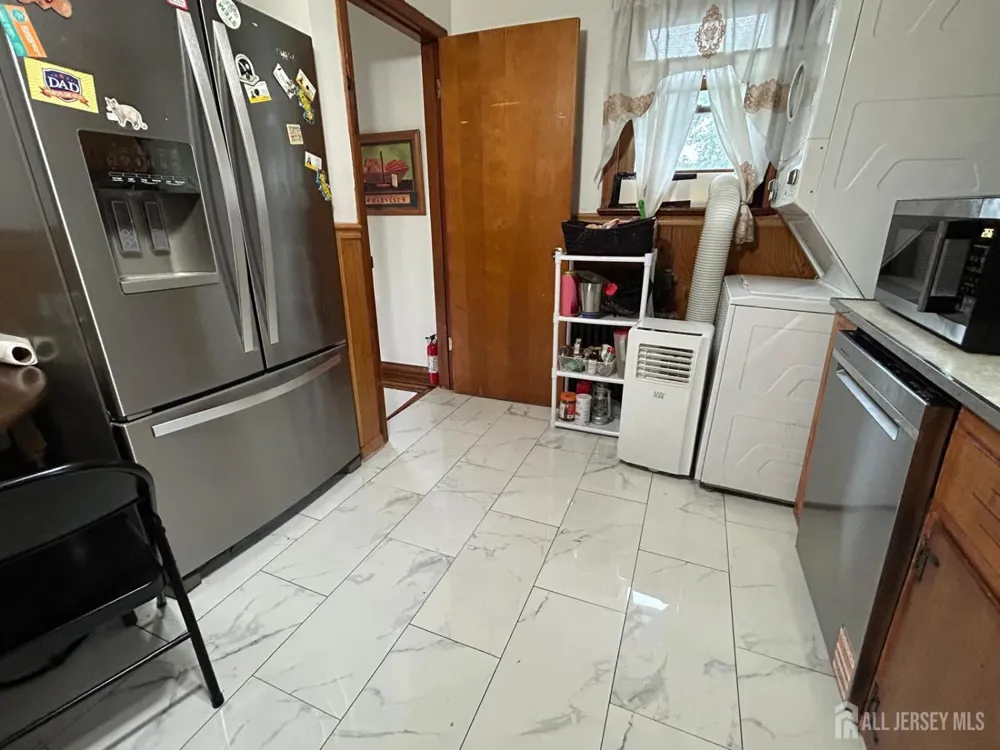 129 hampton Street Metuchen, NJ 08840
