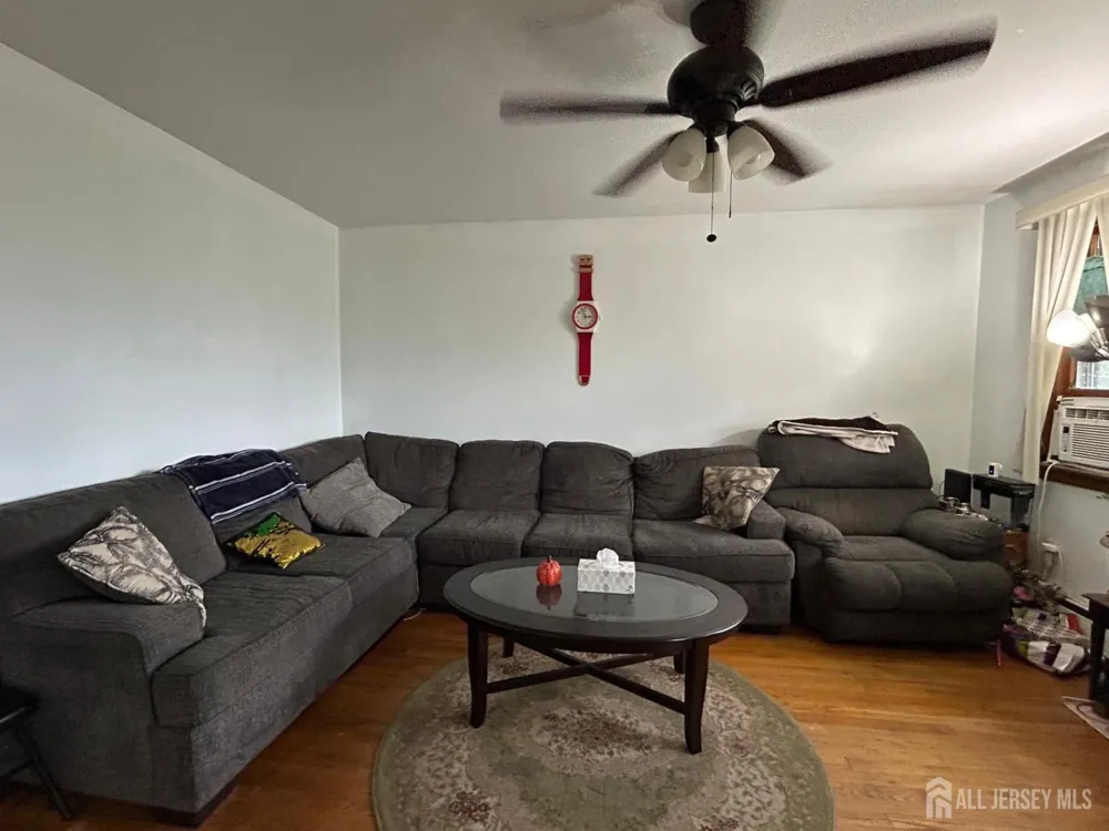 129 hampton Street Metuchen, NJ 08840