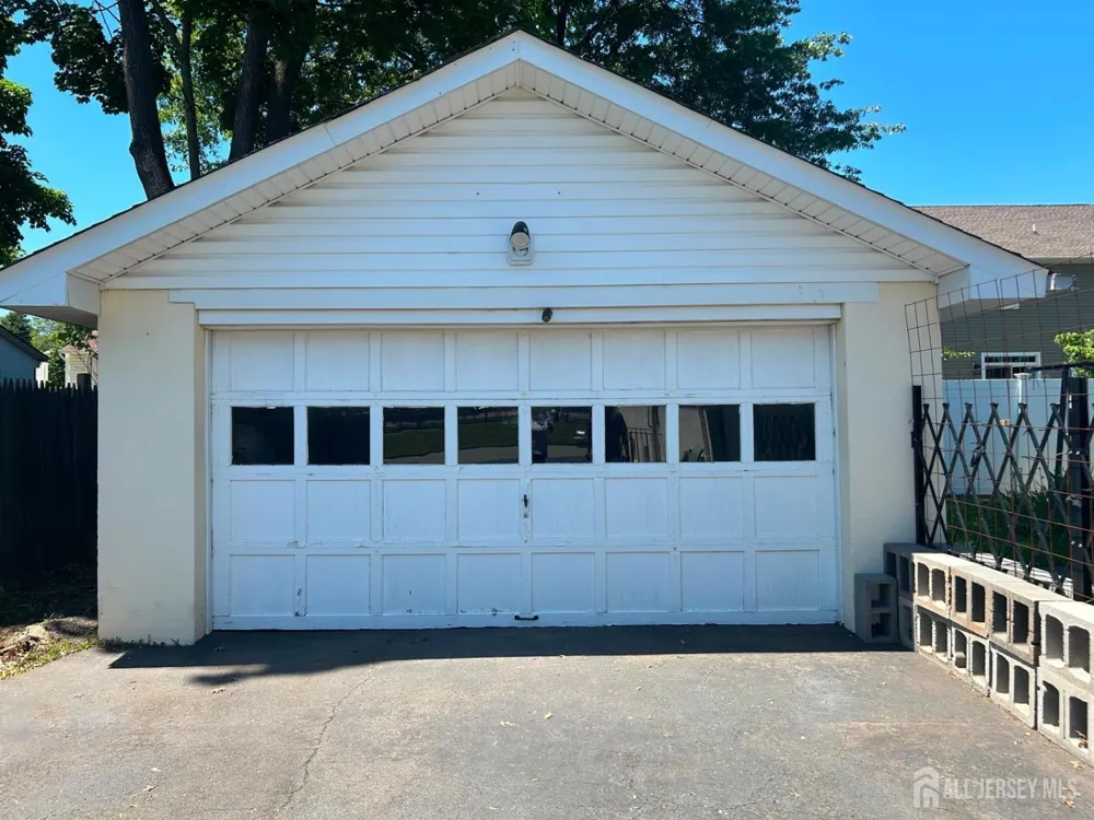129 hampton Street Metuchen, NJ 08840