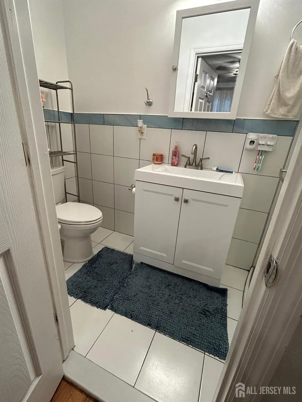 129 hampton Street Metuchen, NJ 08840