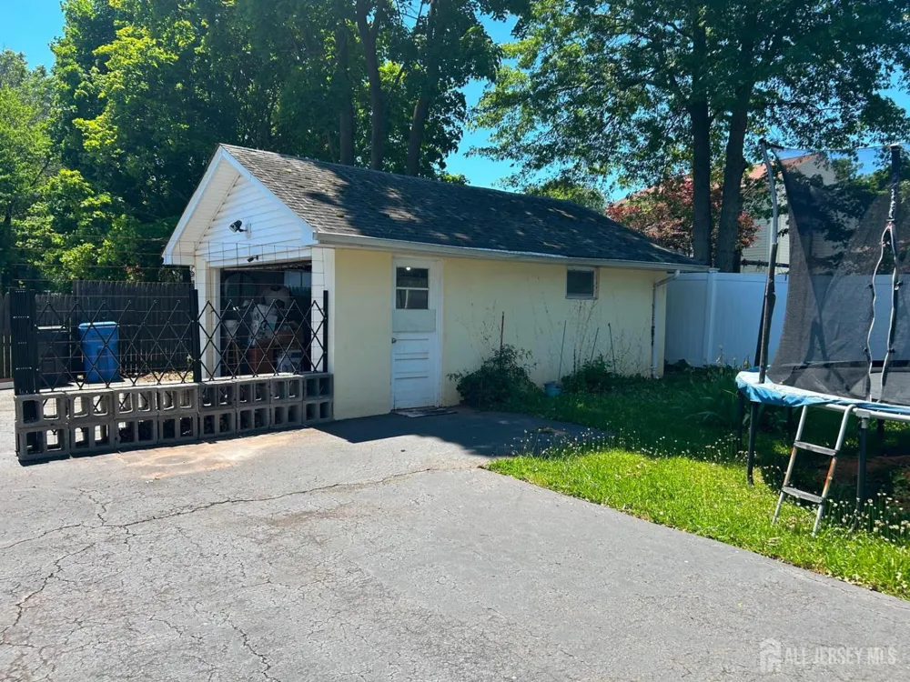 129 hampton Street Metuchen, NJ 08840