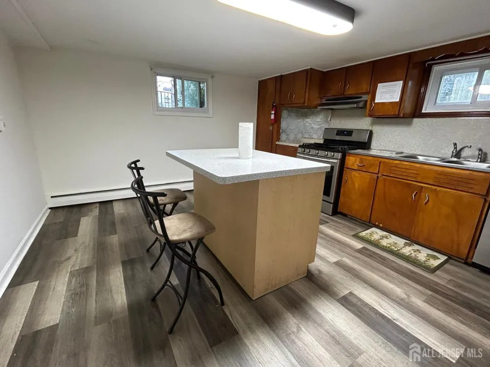 129 hampton Street Metuchen, NJ 08840