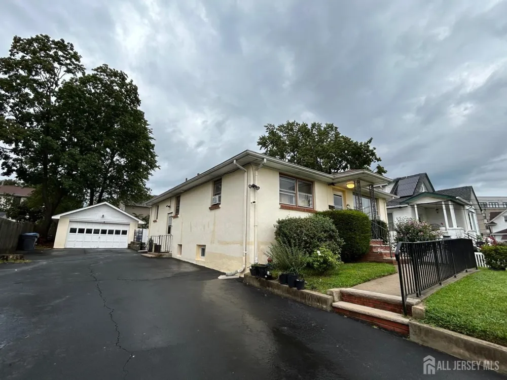 129 hampton Street Metuchen, NJ 08840