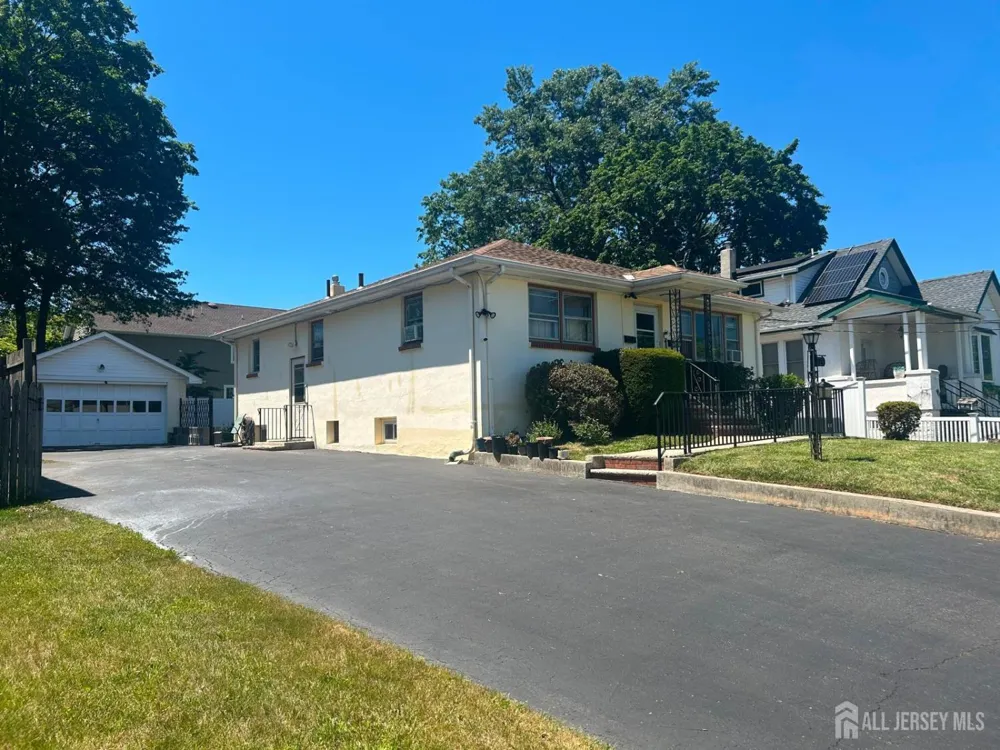 129 hampton Street Metuchen, NJ 08840