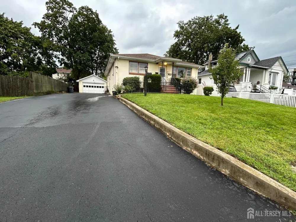 129 hampton Street Metuchen, NJ 08840