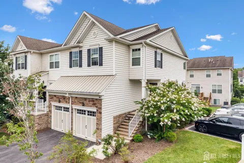 33 Cortland Place