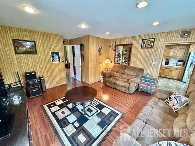 227 Old Stage Road Spotswood, NJ 08884