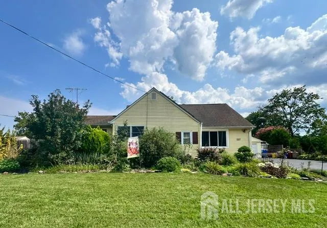 227 Old Stage Road Spotswood, NJ 08884