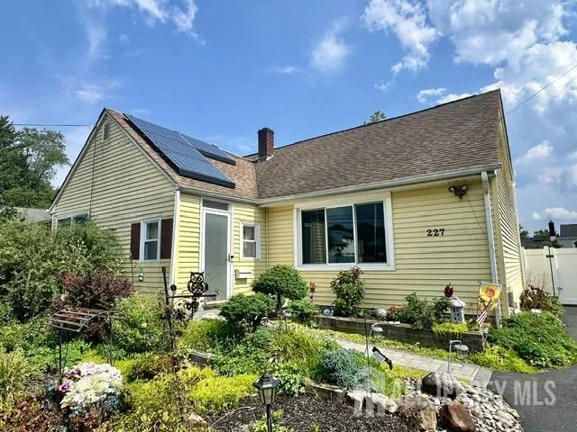 227 Old Stage Road Spotswood, NJ 08884