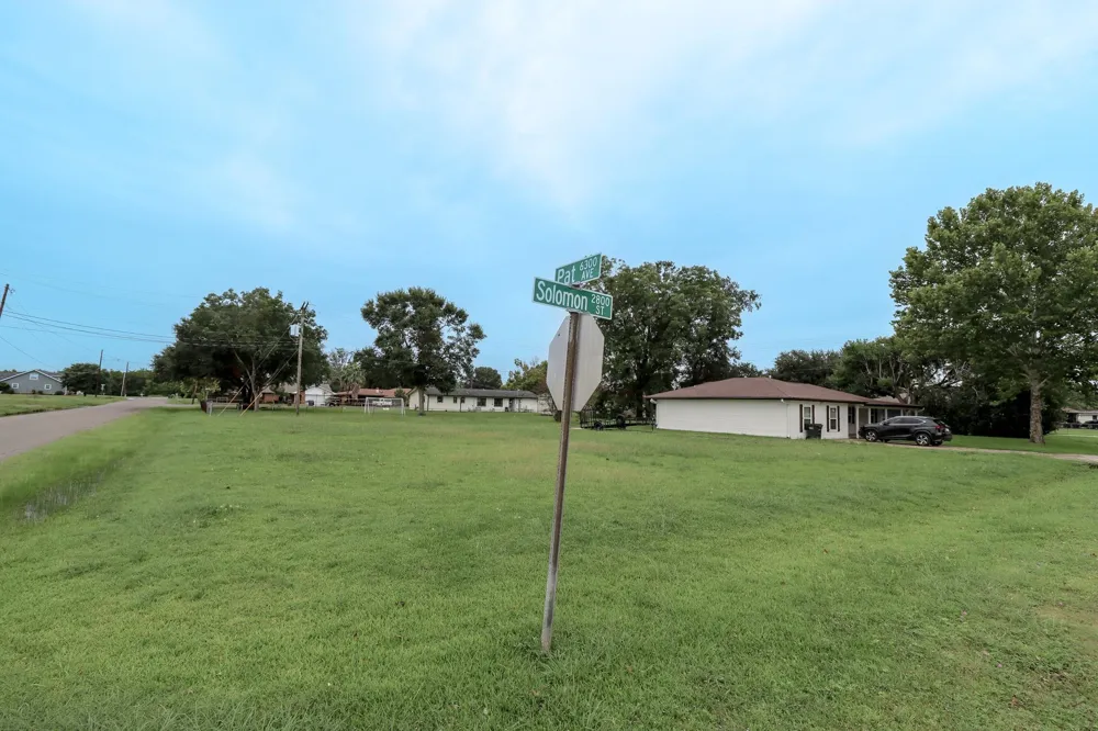 2895 Solomon Street Port Arthur, TX 77640
