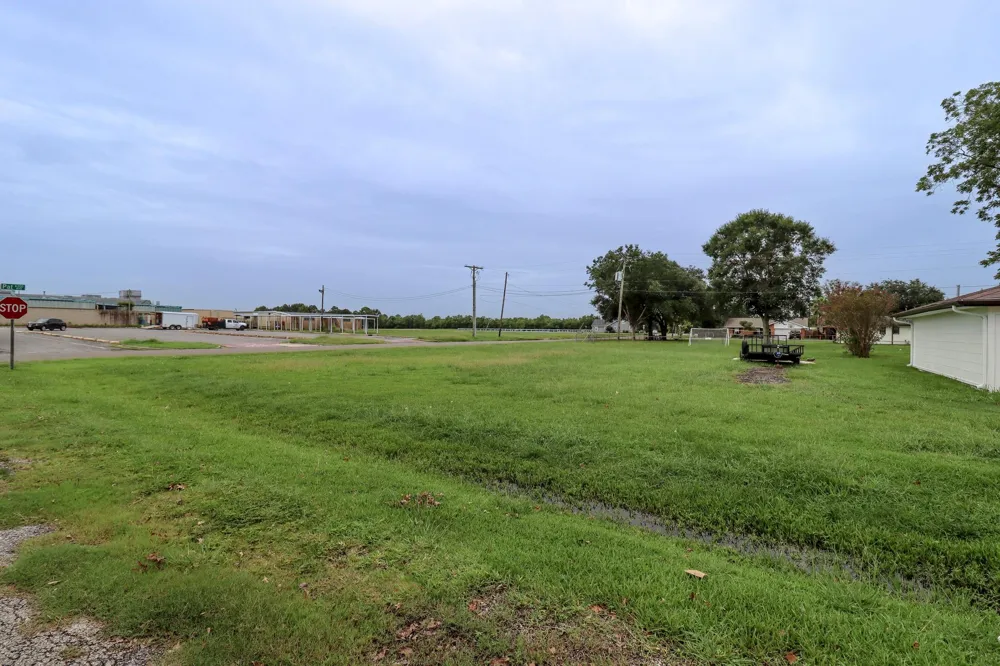 2895 Solomon Street Port Arthur, TX 77640
