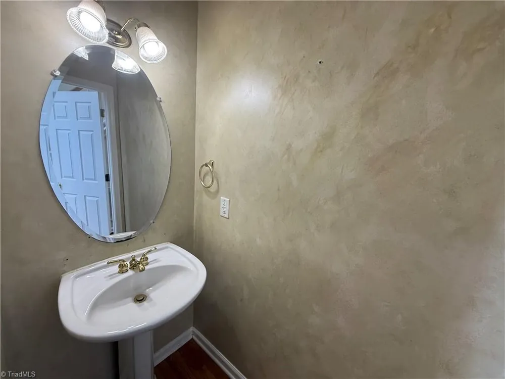 5101 Ivystone Lane Winston-Salem, NC 27104