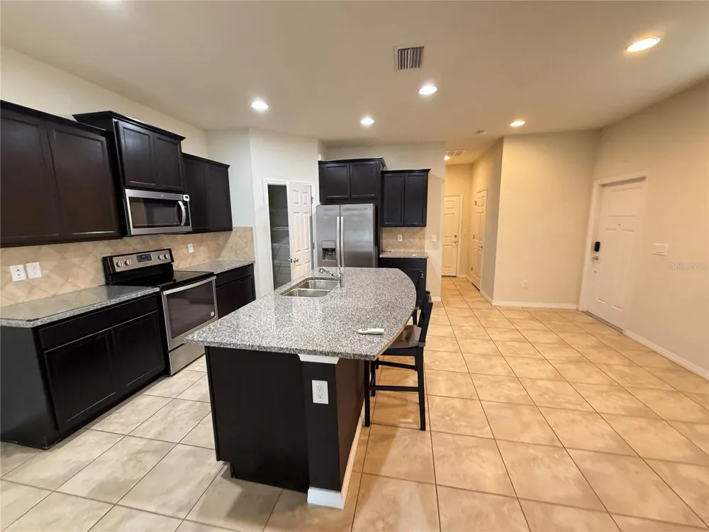 9154 HILLCROFT DRIVE Riverview, FL 33578