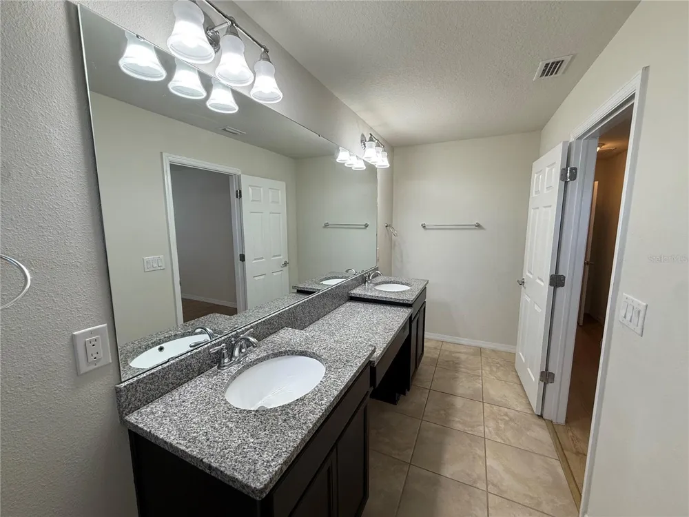9154 HILLCROFT DRIVE Riverview, FL 33578