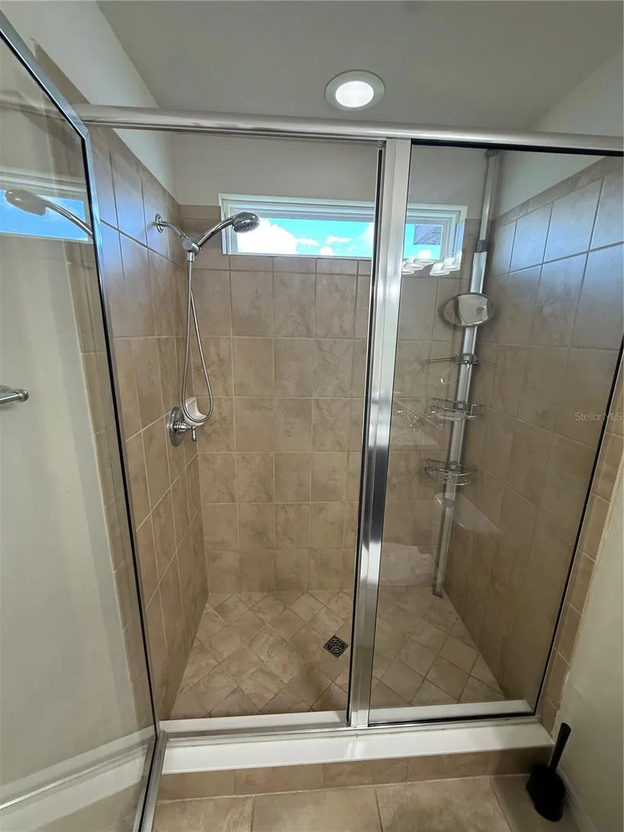 9154 HILLCROFT DRIVE Riverview, FL 33578