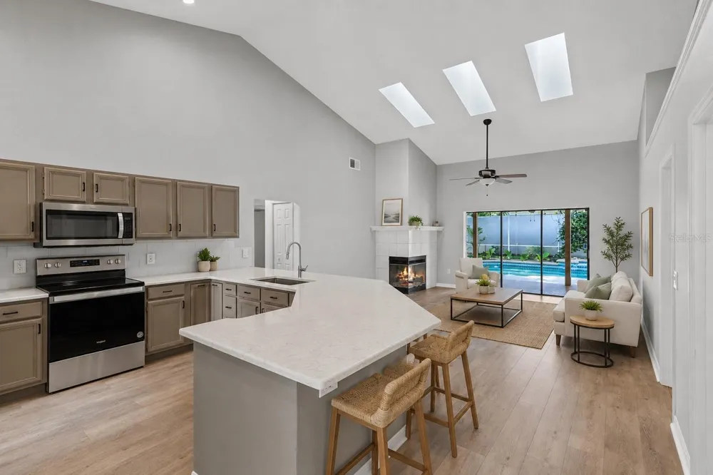623 YORKSHIRE DRIVE Oviedo, FL 32765