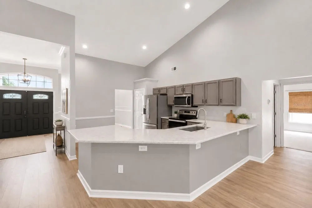 623 YORKSHIRE DRIVE Oviedo, FL 32765