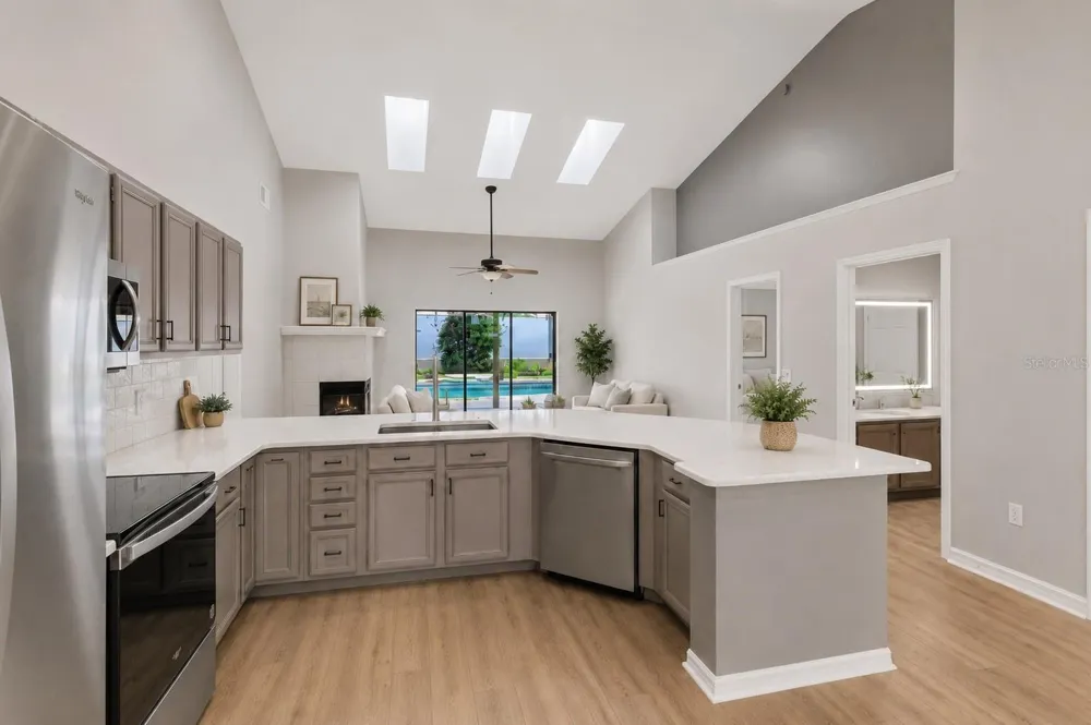 623 YORKSHIRE DRIVE Oviedo, FL 32765
